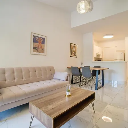 Paradise Gardens 1 C-003 *