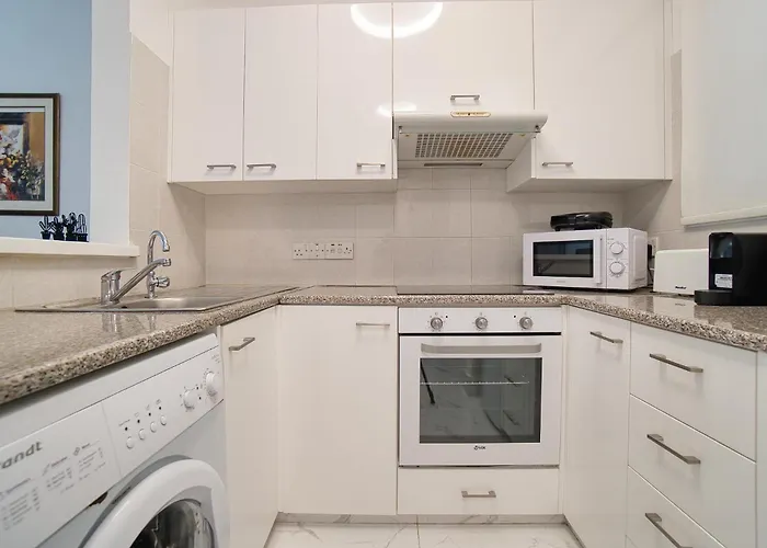 Paradise Gardens 1 C-003