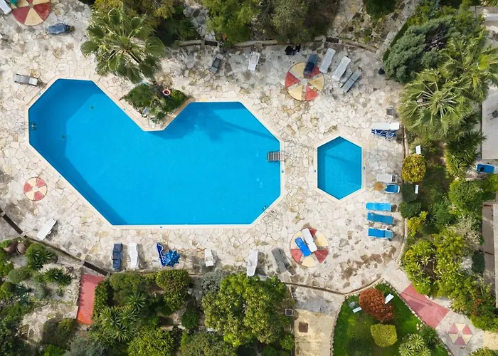 Paradise Gardens 1 C-003 *